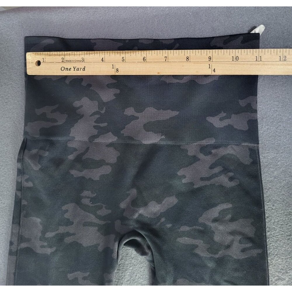 Spanx Look At Me Now Seamless Leggings Camo gray black SZ S FL3515 shaping - Picture 5 of 7